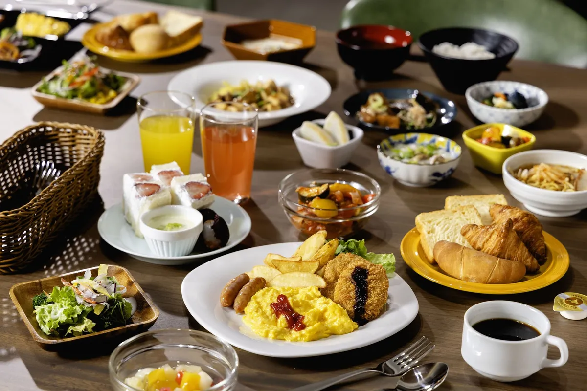 彩り豊かな朝食ビュッフェの様子