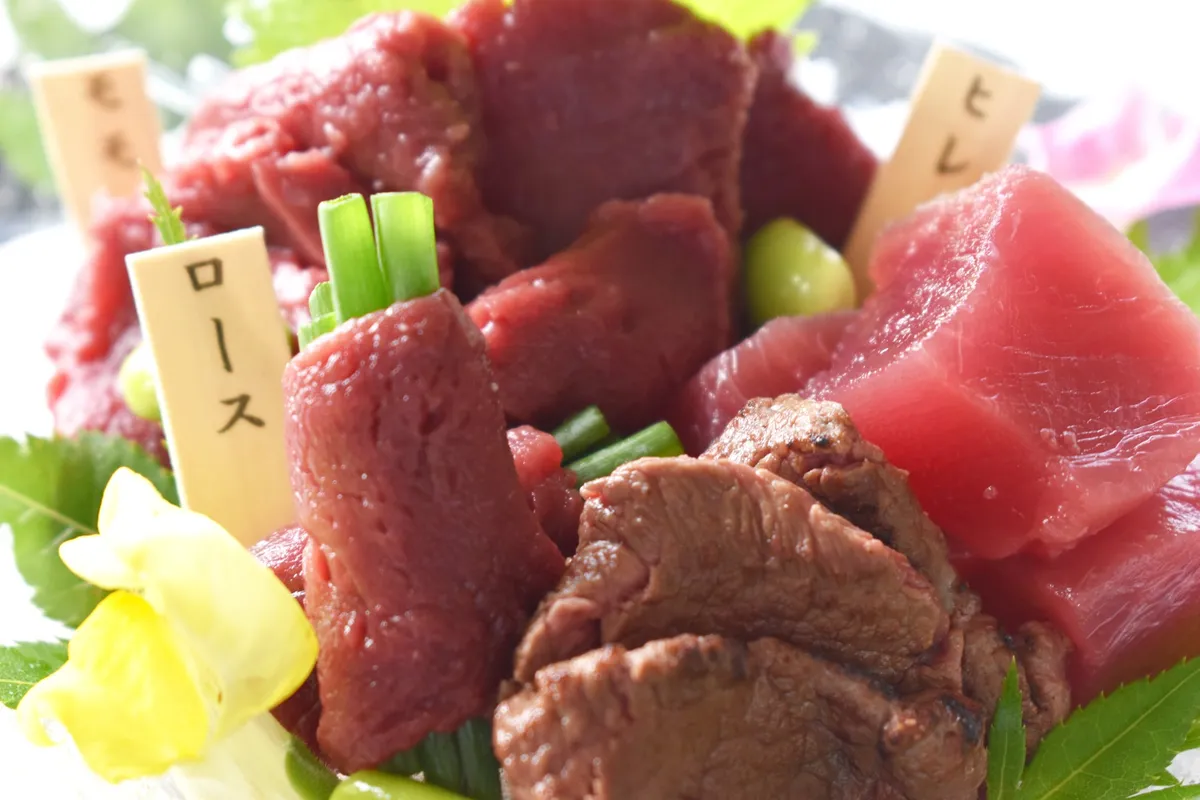 希少な部位を楽しめる会津名物の馬刺し