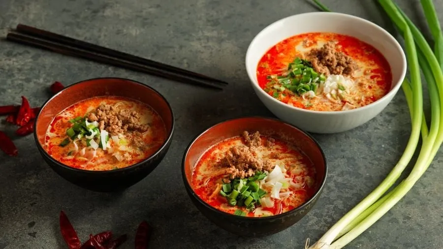 オープン時に人気を博した復活メニューの特製担々麺