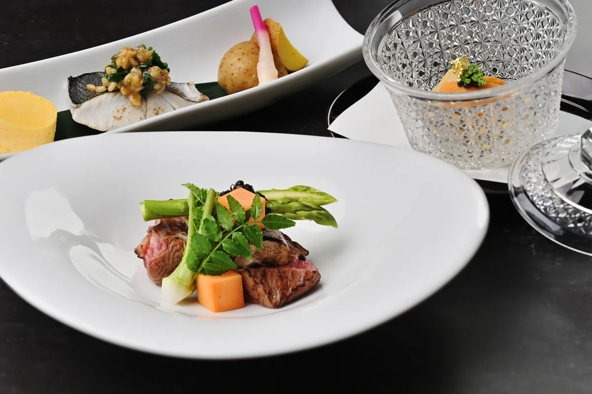 和牛や季節の食材を使用した特別会席の料理