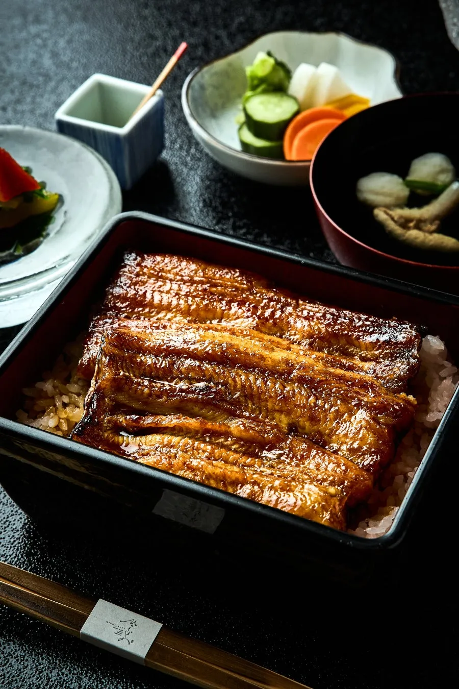 愛知県産「新仔うなぎ」を贅沢に使用した至高のうな重