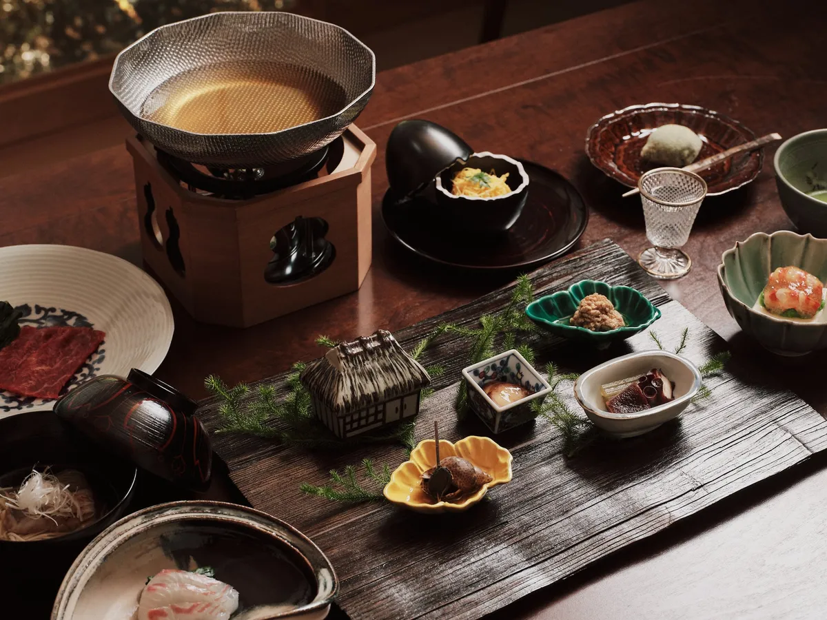 繊細な茶懐石料理