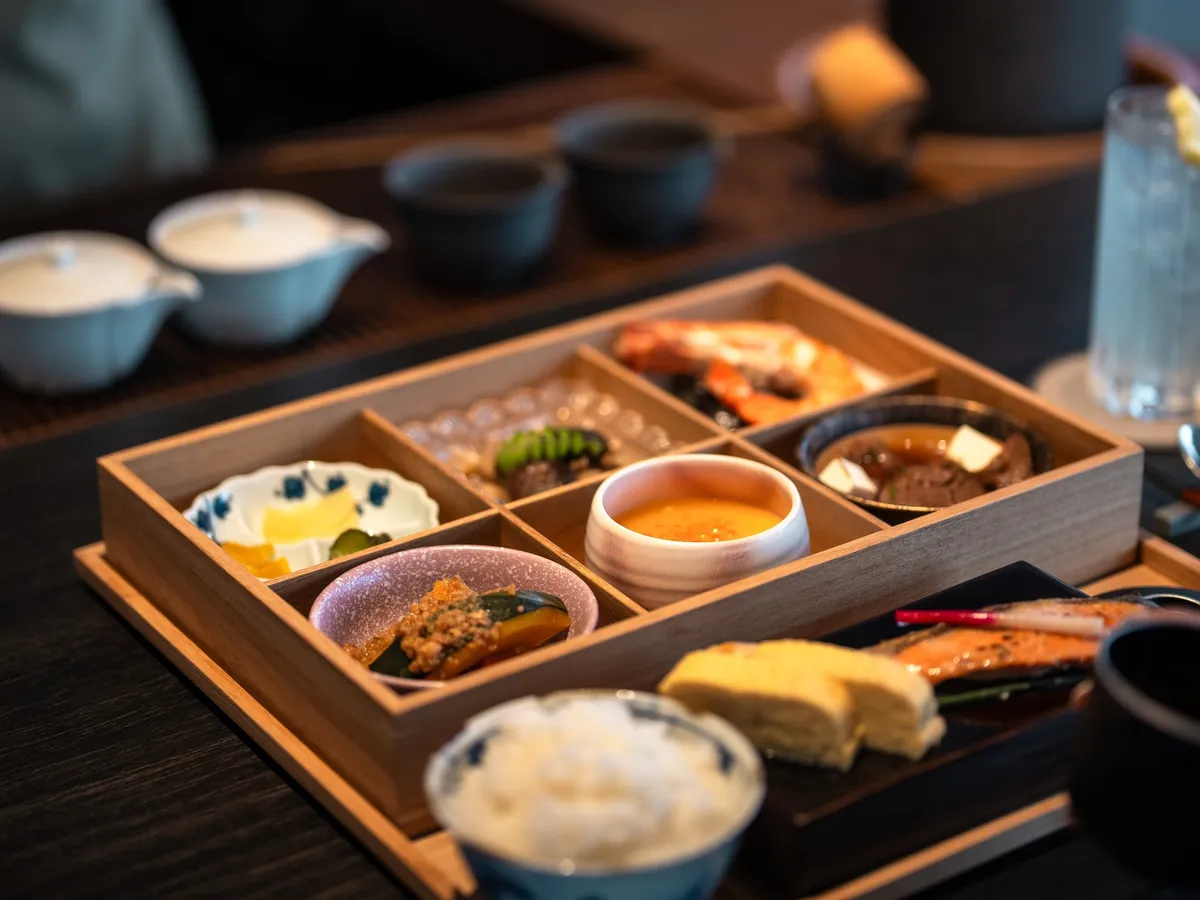 彩り豊かな和の朝食膳