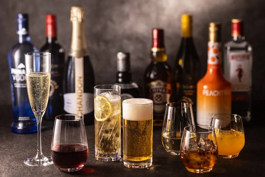 シャンパンやビール、カクテルなど豊富なドリンク