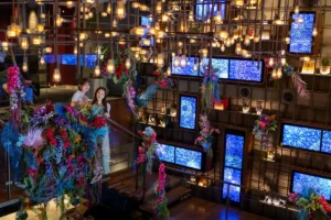 THE LIVELY 福岡博多で夏を満喫!圧巻のフラワーアートと贅沢「フルパ氷」で非日常体験