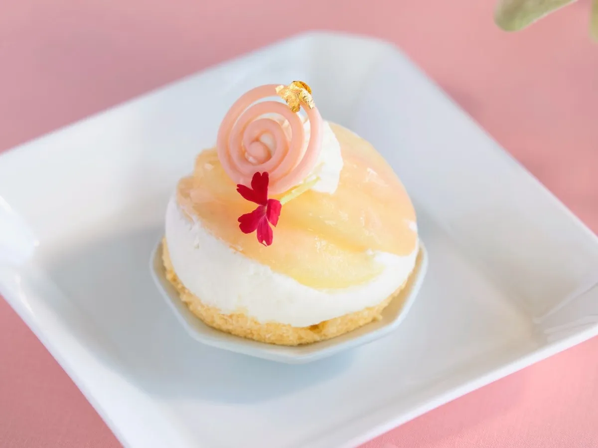 白桃ドームケーキ