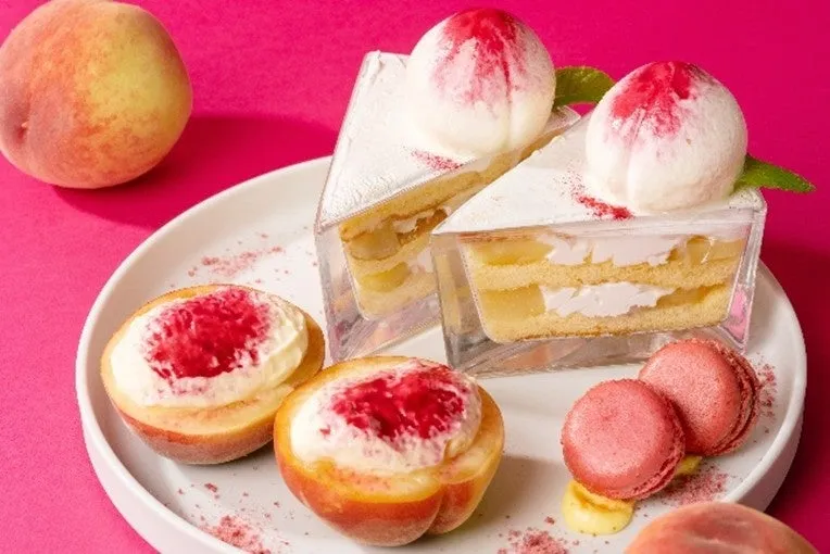 桃のショートケーキとムース