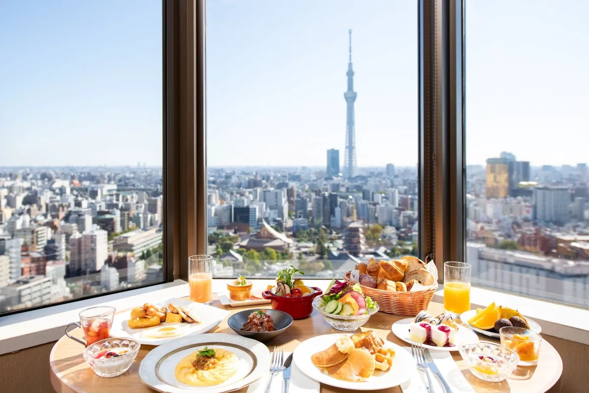 スカイツリーを眺めながらの朝食