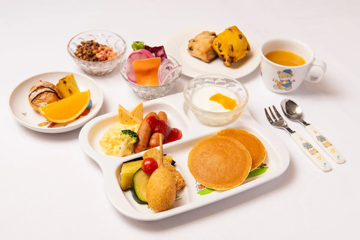 お子様向けの朝食プレート