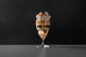 【TRUNK(HOTEL)】人気パティスリーとコラボ!宝石のような桃パフェや夏の美食が勢揃い