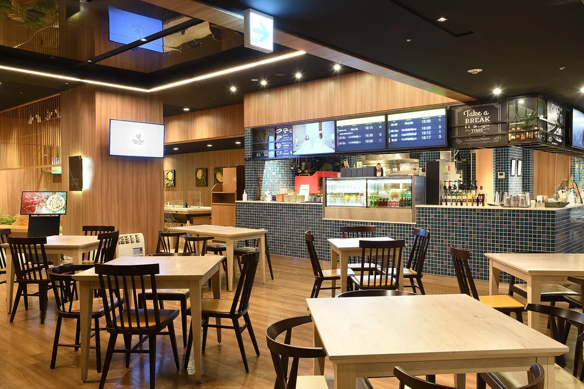 ザ・ステーション カフェバー店内