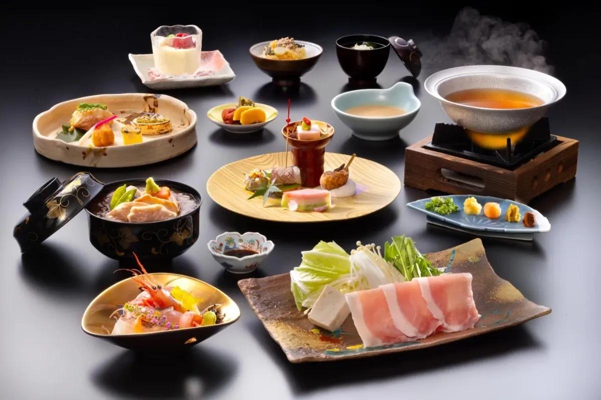 豪華な会席料理のラインナップ