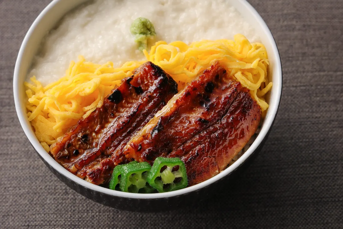 鰻とろろ丼