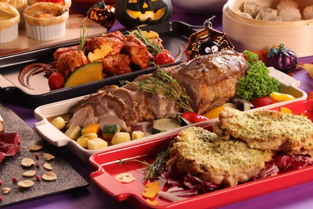 チキンソテーなどの肉料理