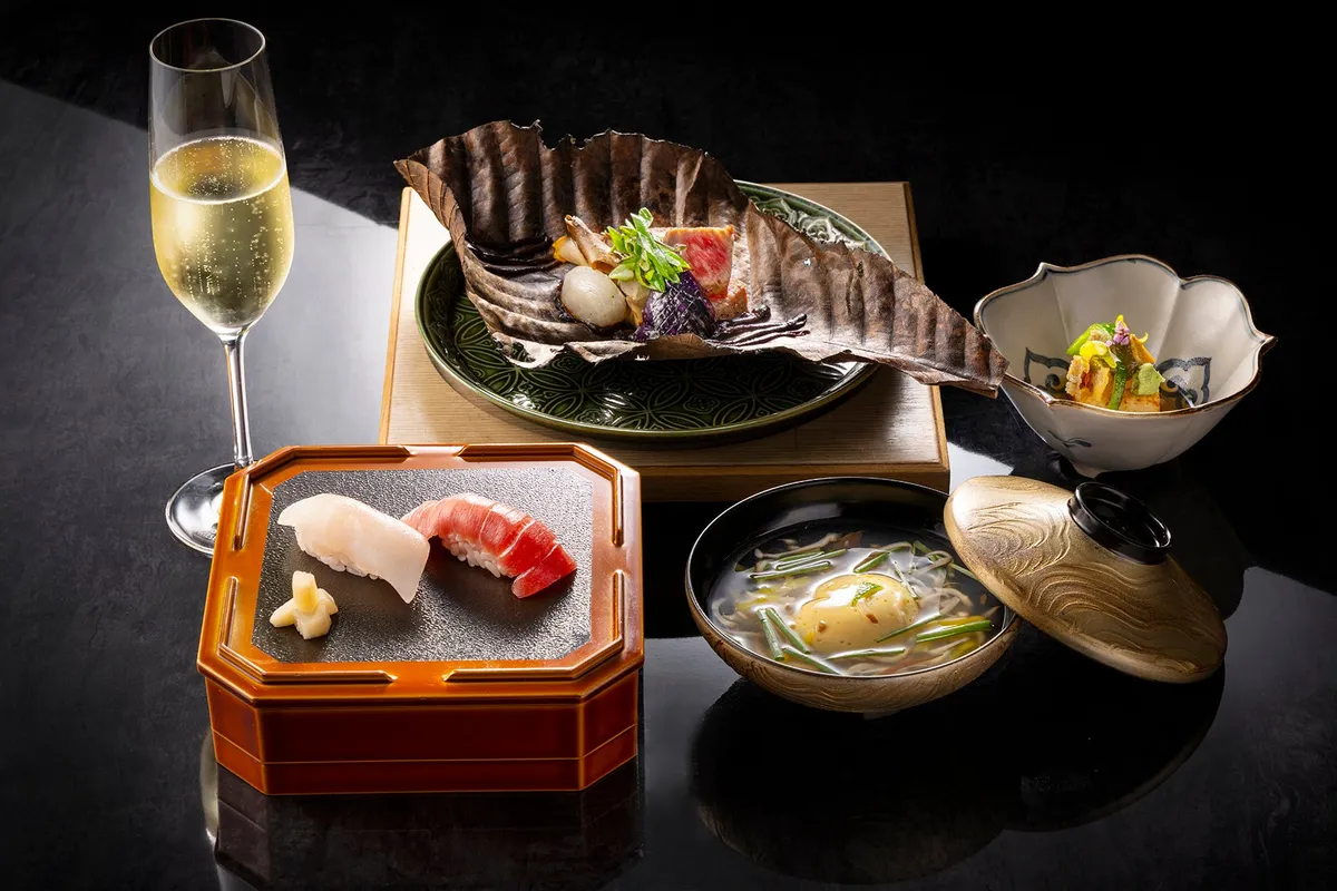 厳選された食材を使用した繊細な日本料理
